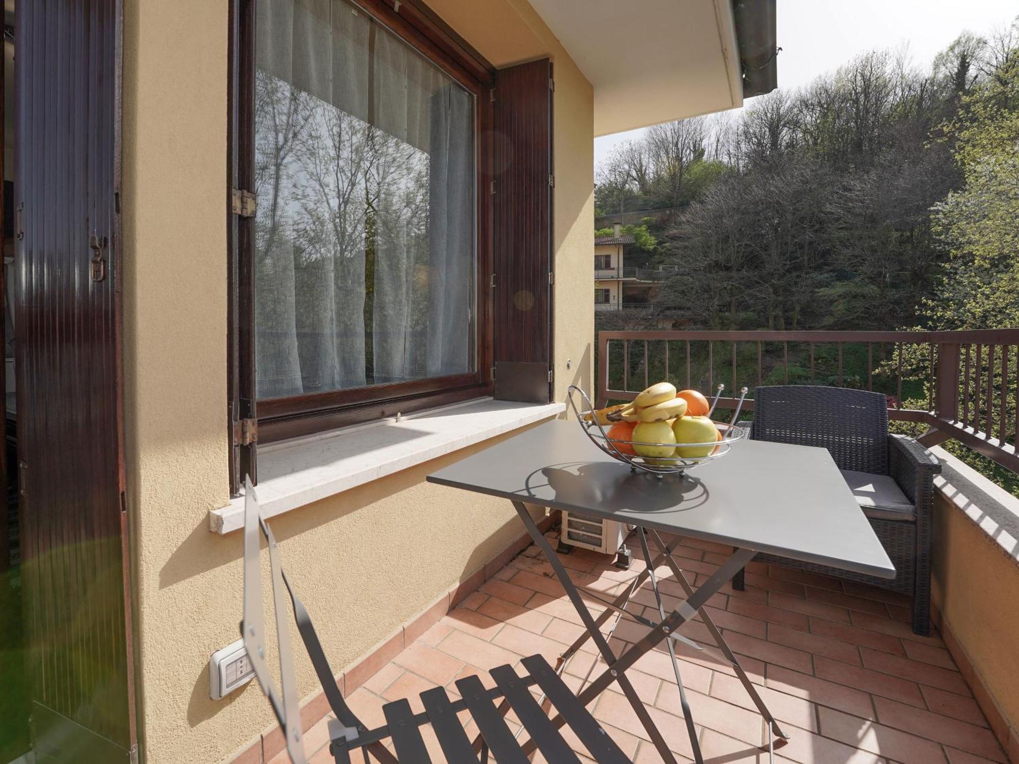 Lily Lake Maggiore Laveno-Mombello Exterior photo